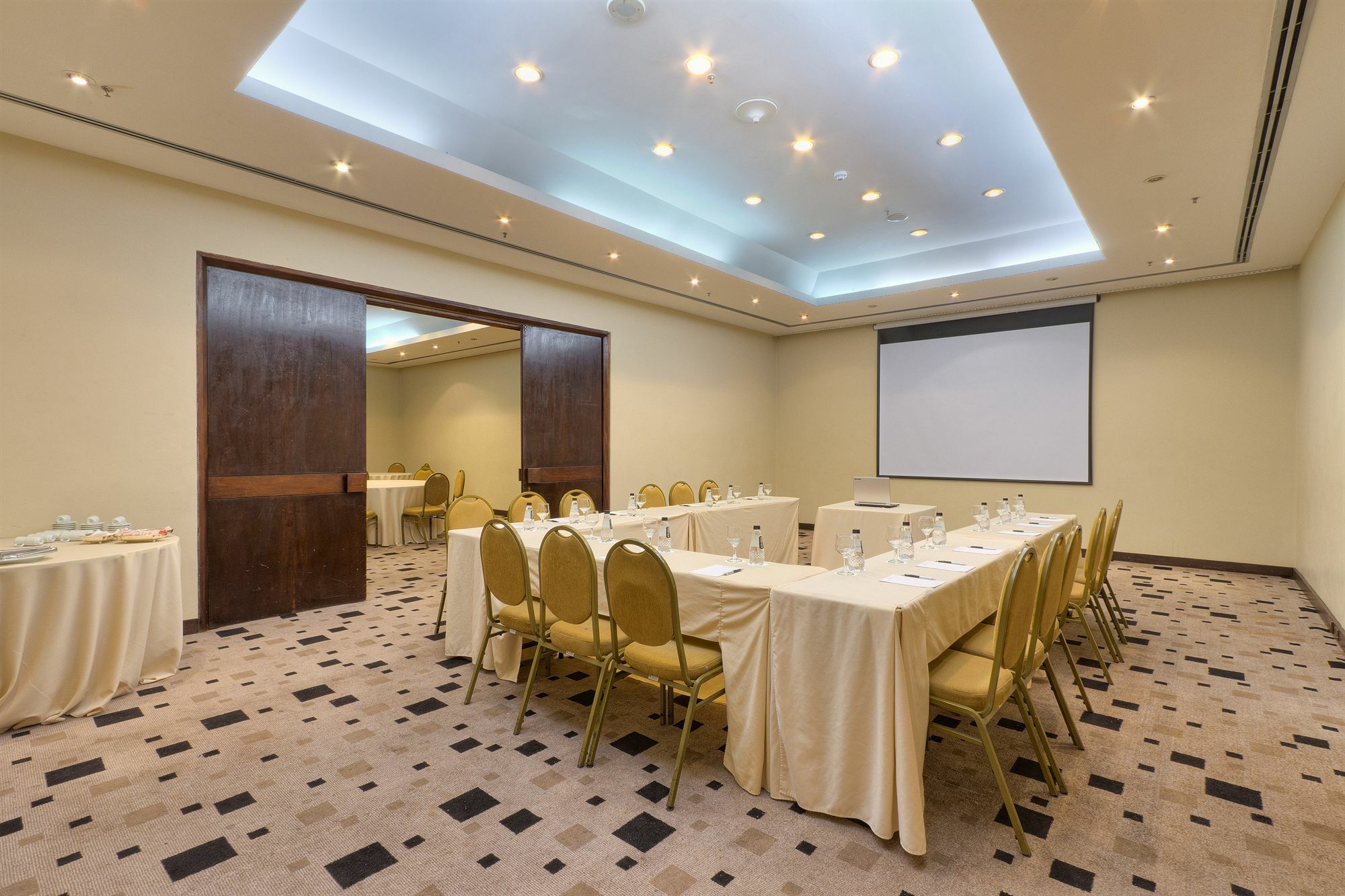 Pullman Sao Conrado Hotel 5*